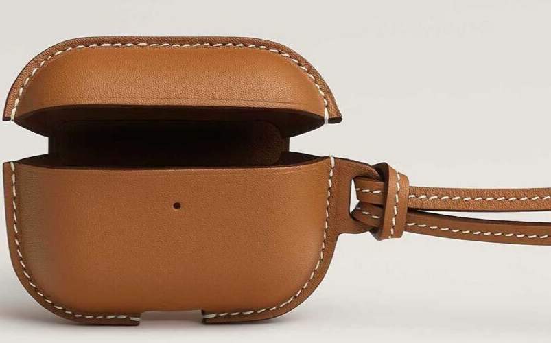 Brand New Hermes AirPods case brown without box | eBay Brand New Hermes AirPods case brown without box | eBay