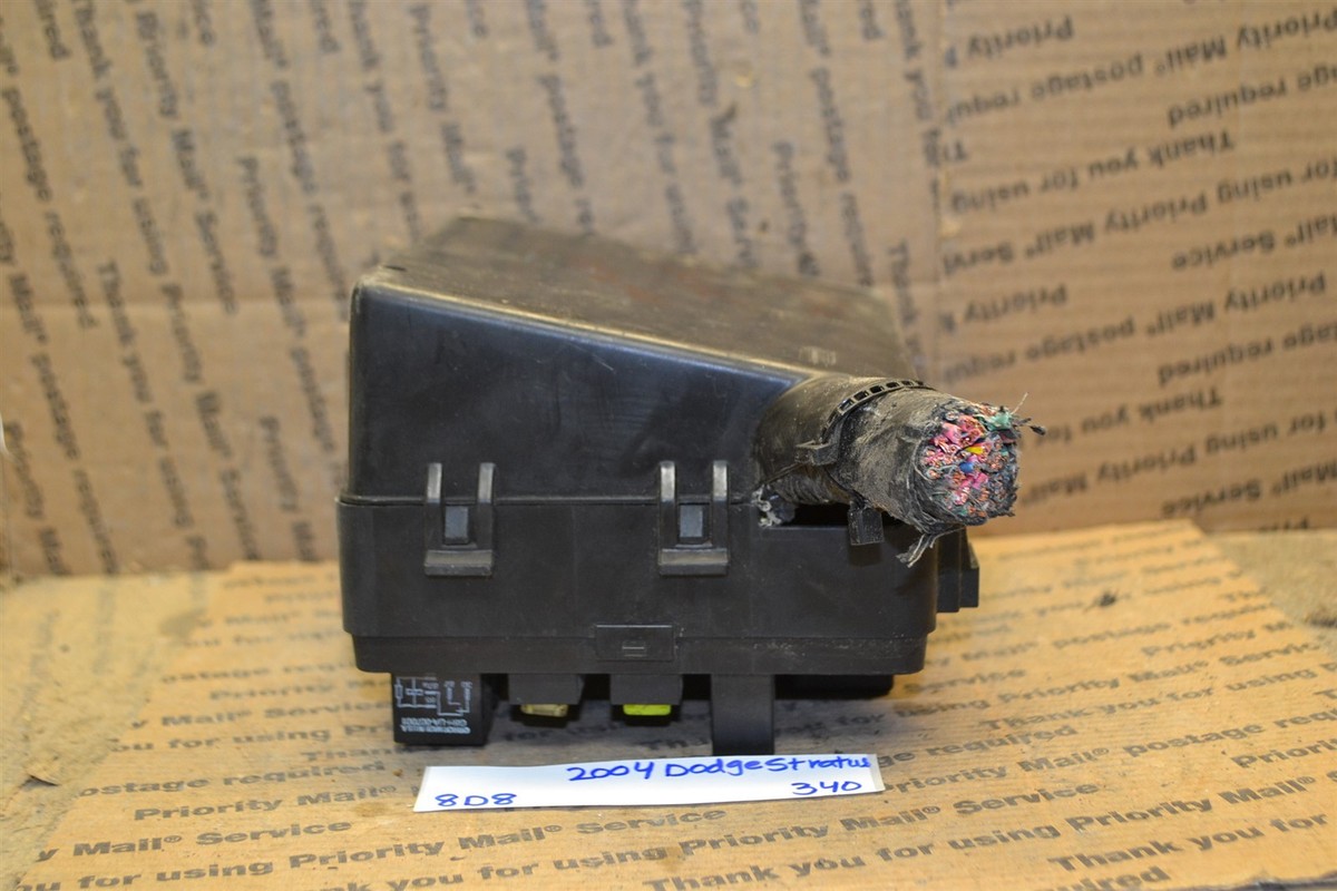 2001-2004 Dodge Stratus Fuse Box Junction OEM P04608774AD Module 340-8D8