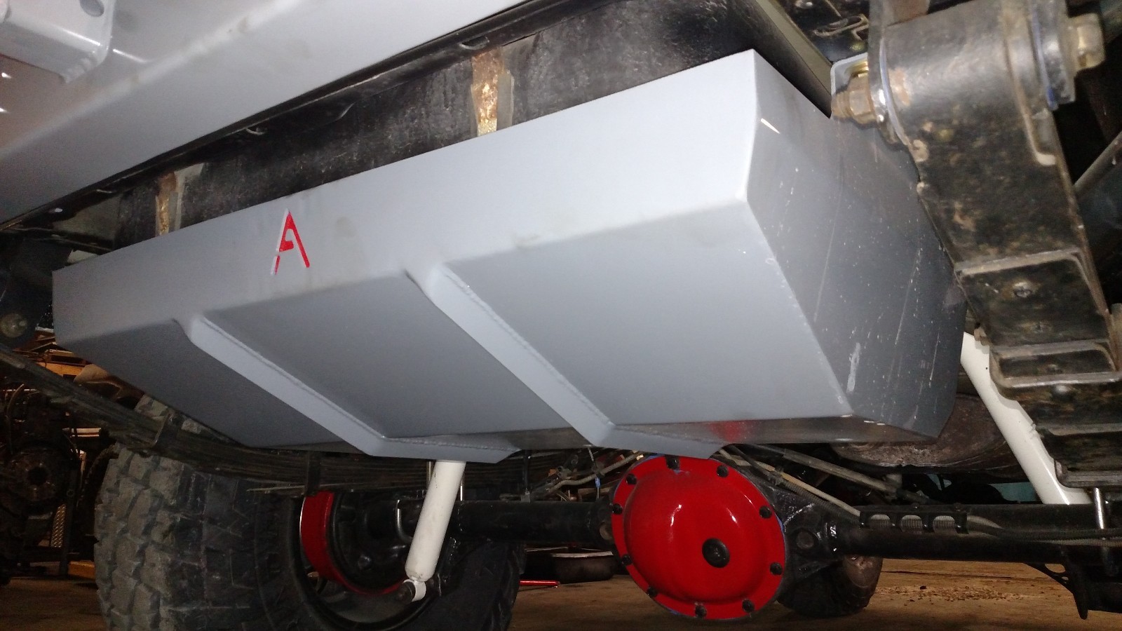 19842001 JEEP CHEROKEE XJ FUEL TANK SKID WITH ROCK RIBS eBay