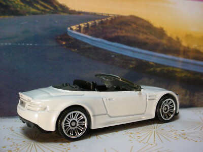 2021 AUTOBAHN  EXPRESS Exclusive ASTON MARTIN DBS VOLANTE white Matchbox LOOSE