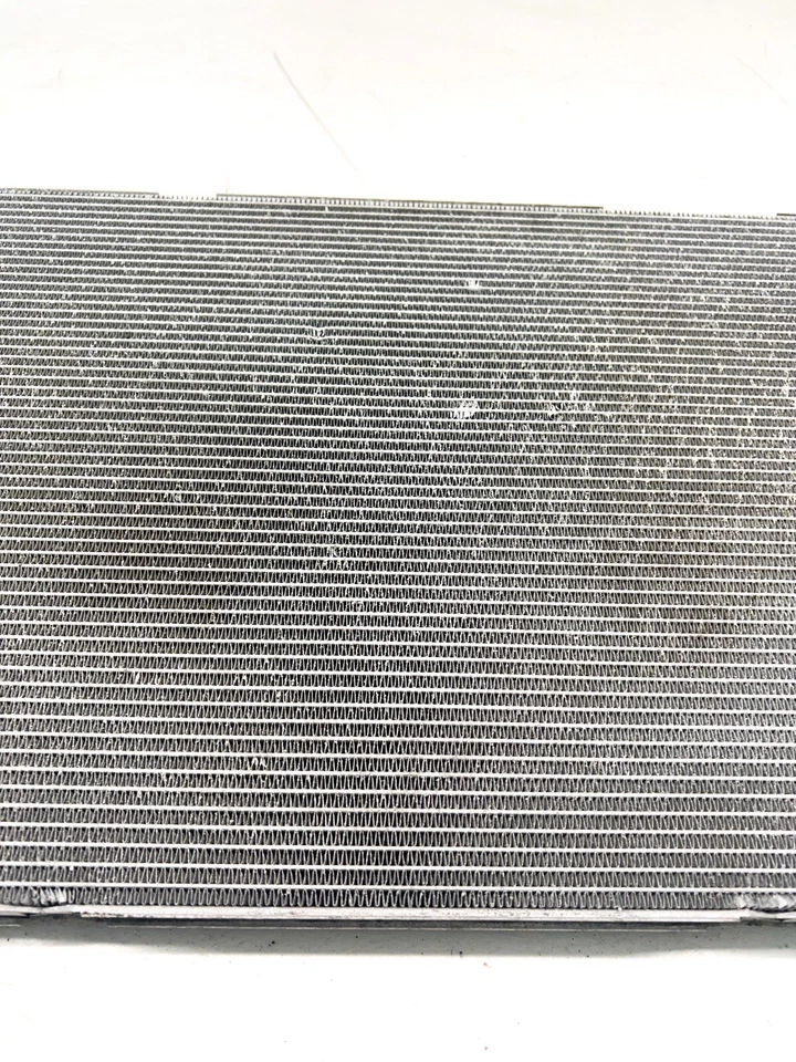 2014-2016 BMW 328D XDRIVE 2.0L - Radiator 7600523 - Image 4 of 4