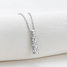 Real 3 Stone 0.6cttw Moissanite Pendant Necklace for Women Party S925 Sterling S