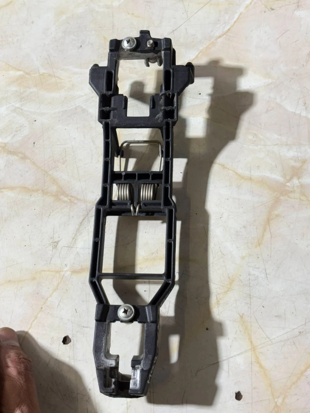 Mercedes CLK C208 W208 1997 2002 left door handle carrier holder actual part