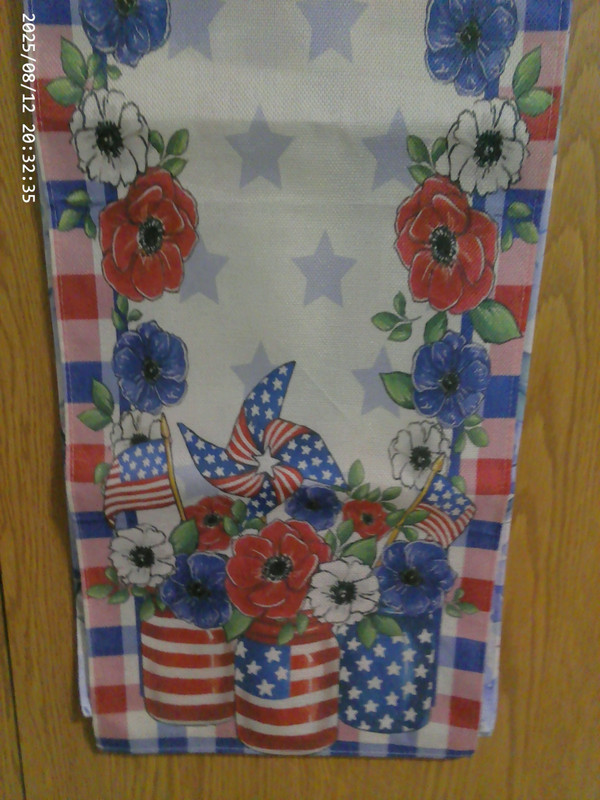 New Red/White & Blue Floral Patriotic Linen Table Runner Labor Day,  Etc. 13 x72