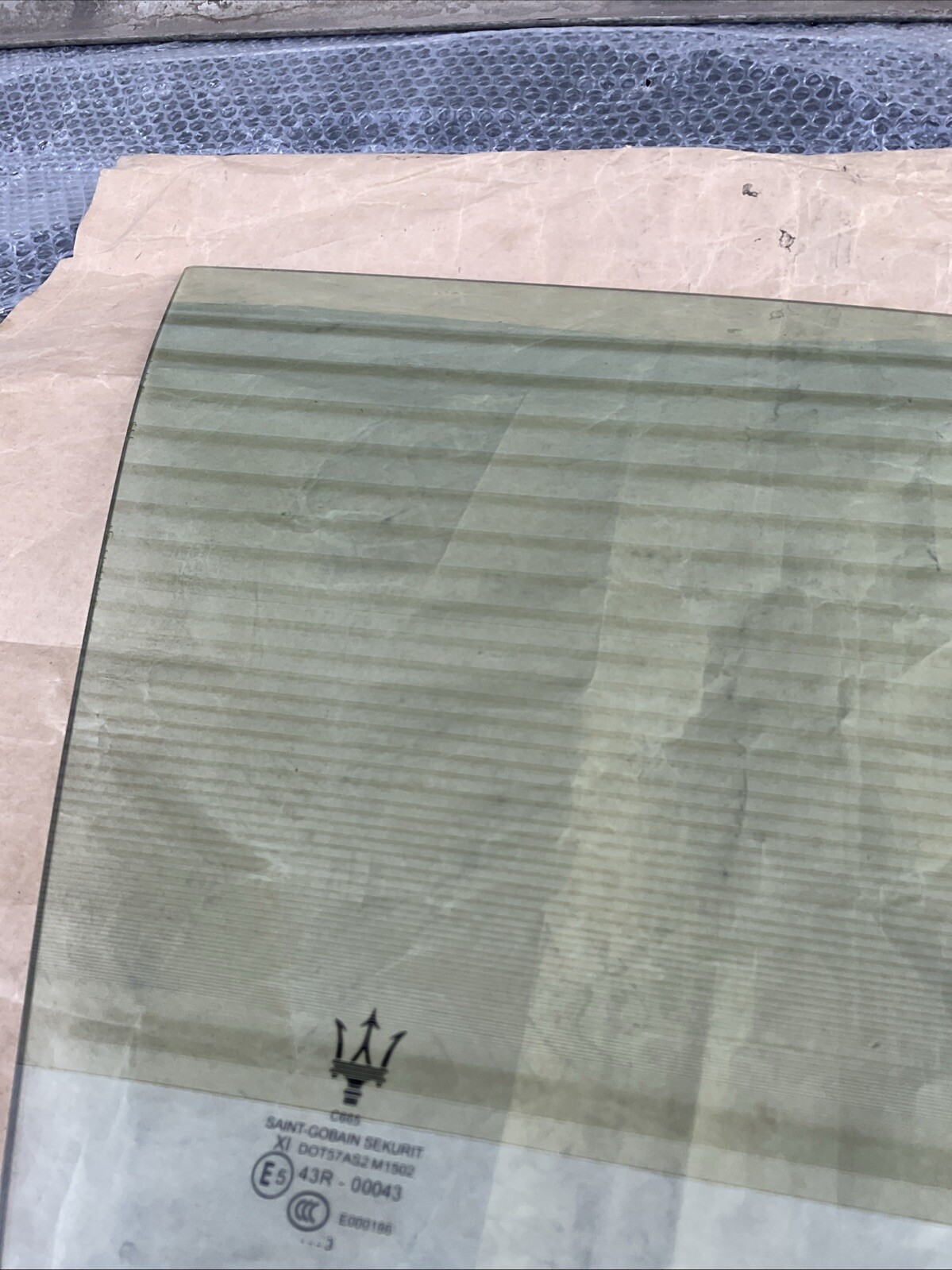 14-22 Maserati QuattroPorte Front Right Side Door Window Glass OEM 26K