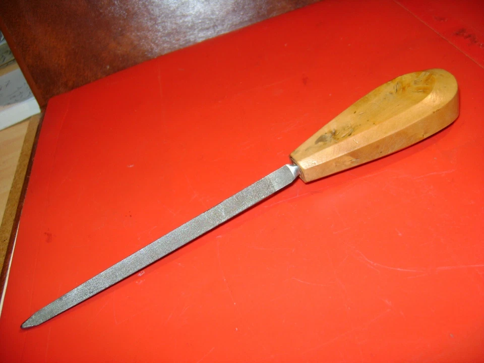 Ancienne lime triangulaire douce manche en BUIS (pour fin d'affûtage,ébav) 21 cm - Photo 4/4