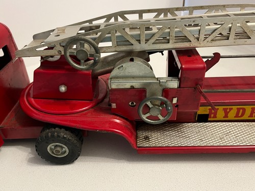 Structo Hydraulic Hook And Ladder Fire Toy Truck - Picture 8 of 9