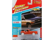CHEVROLET Silverado - 2002 - CHASE CAR - JOHNNY LIGHTNING 1:64