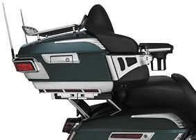 Reubicador Tour-Pak ajustable Kuryakyn 8731 Foto 3 de 4