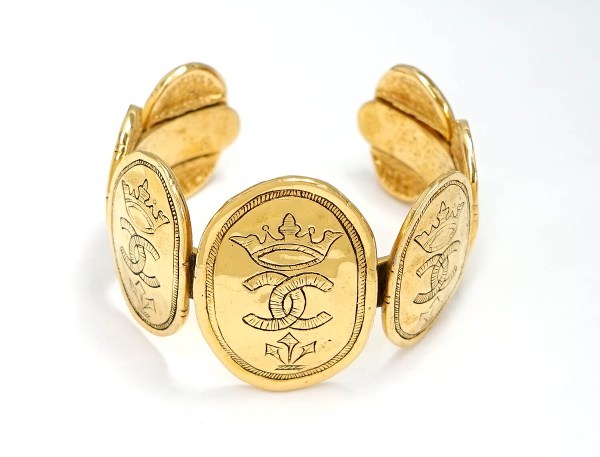 CHANEL CC Logos Oval Emblem Cuff Bracelet 5.5