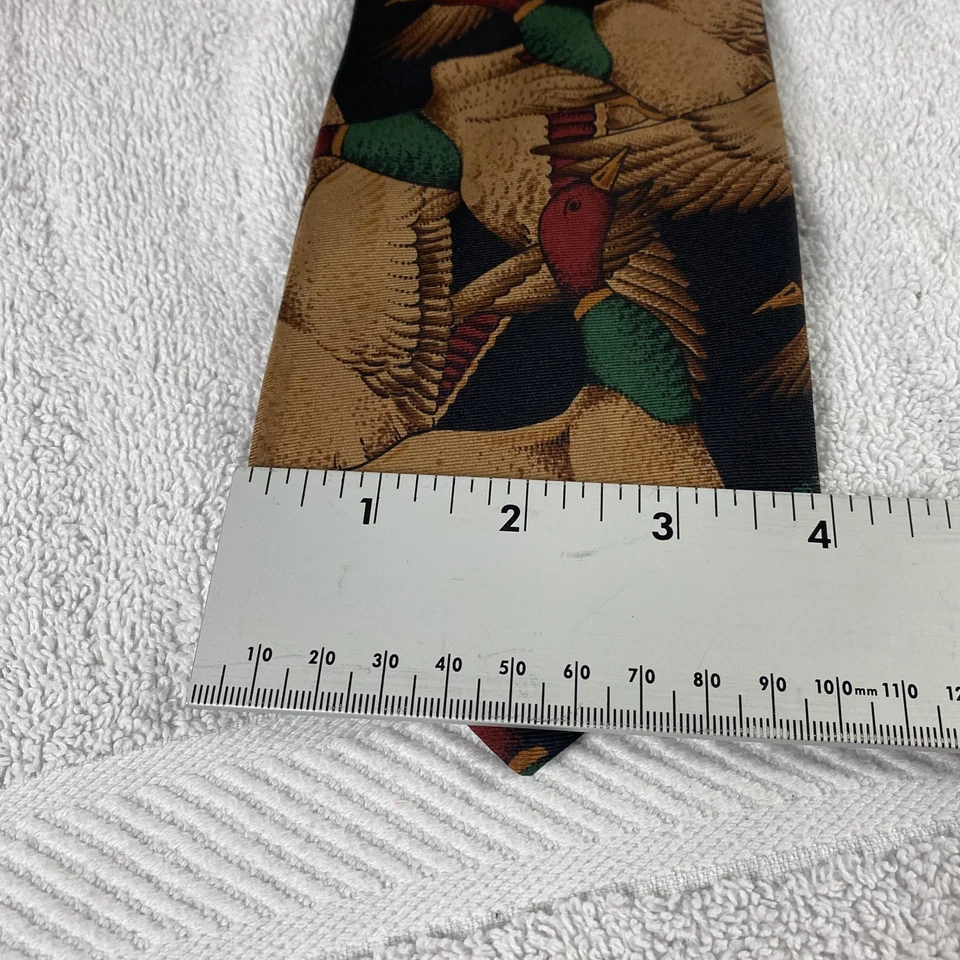 Corbata Ducks Unlimited Para Hombres Estampado de Pato Mallardo de Seda Hecha en EE. UU. Verde Marrón Vida Silvestre Foto 2 de 4