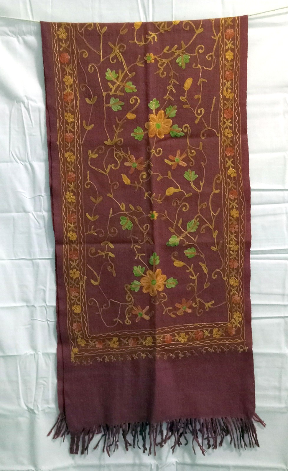 Mauve embroidered wool rectangular scarf fringed … - image 5