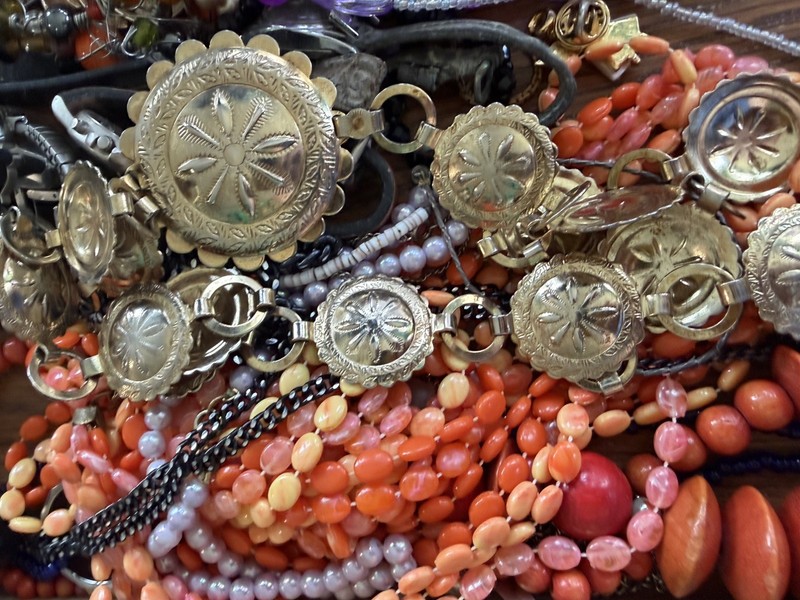 18 Pounds Vintage To Now Costume Jewelry Wear Repurpose Signed Silver Gold Tone