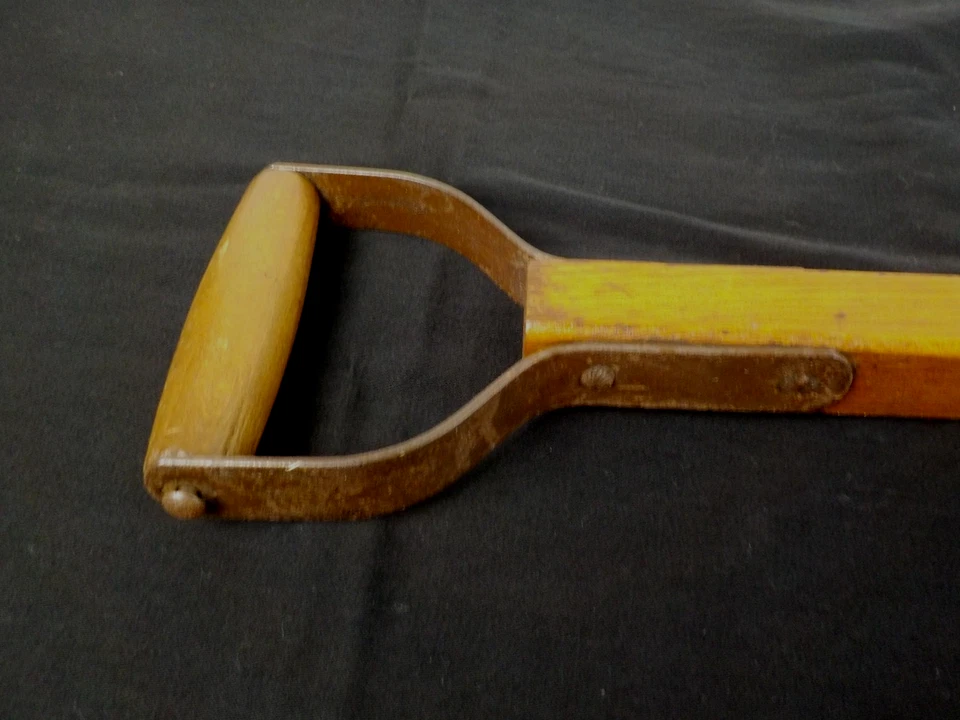 Rare Antique Owosso No. 31 Snow Shovel Vintage Wood Handle Steel Blade - Image 4 of 4
