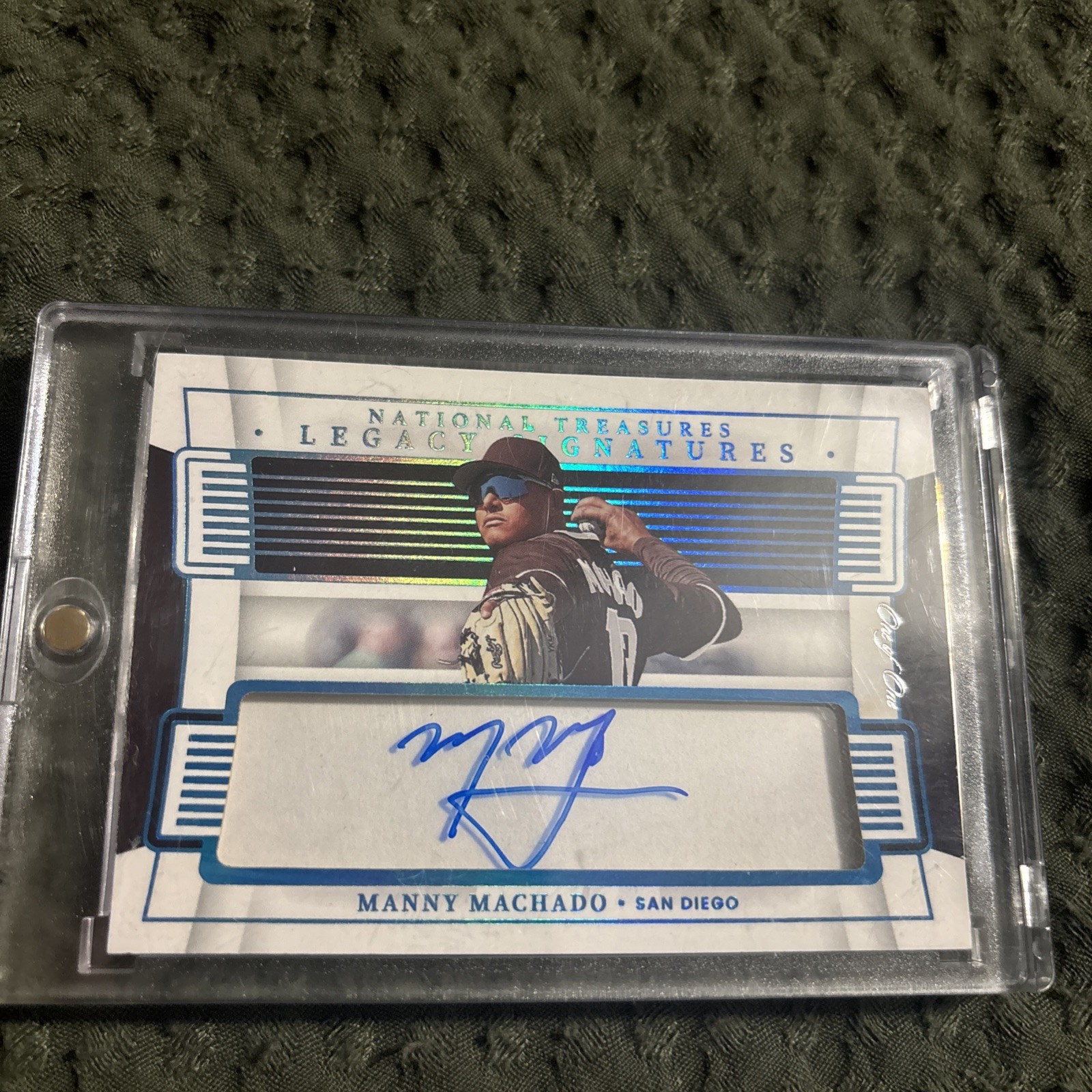 2022 Panini National Treasures  Legacy Signature Manny Machado Diamond 1/1 Auto  view 2
