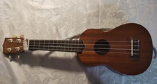 Kala Makala Soprano Mahogany UKULELE Padded Case, Manual and Tuner