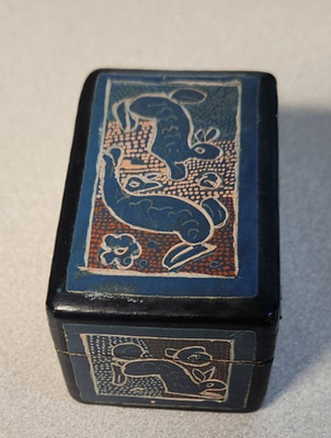 Small Trinket olinala box w/ rabbits & butterflys 2.75''L x1.75'' W x1.75'' H