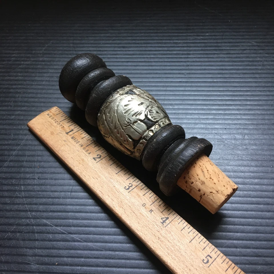 Tapón de botella de vino vintage exótico de madera oscura y plata en relieve corcho 4,5" H Foto 2 de 4