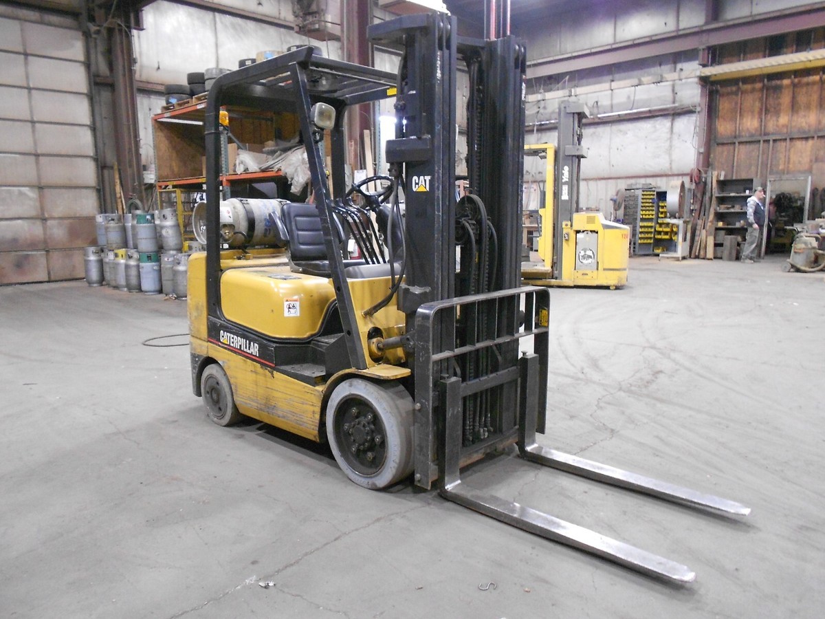 2005 Caterpillar GC25K, 5,000#, 5000# Cushion Tired Forklift w/ 3