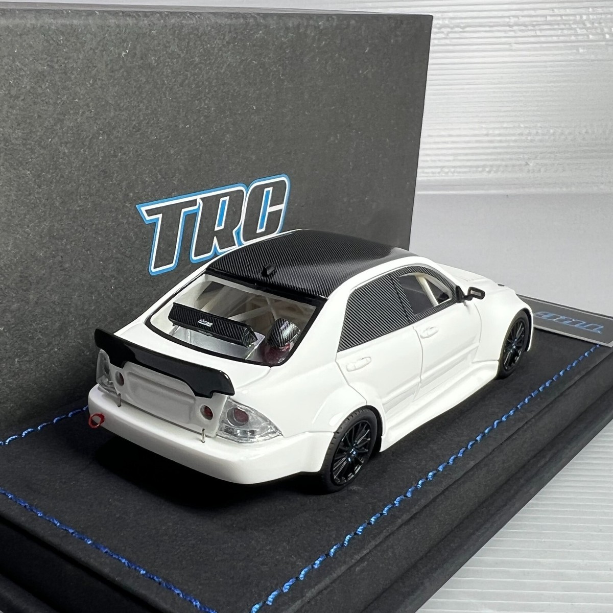 TOYOTA ALTEZZA ホワイト 1/43 ミニカー s-l400.jpg