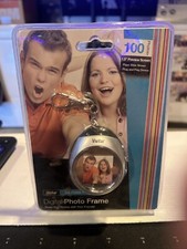 Vivitar Digital Photo Frame 1.5 Preview Screen 2011 100 Photo Storage Key Chain