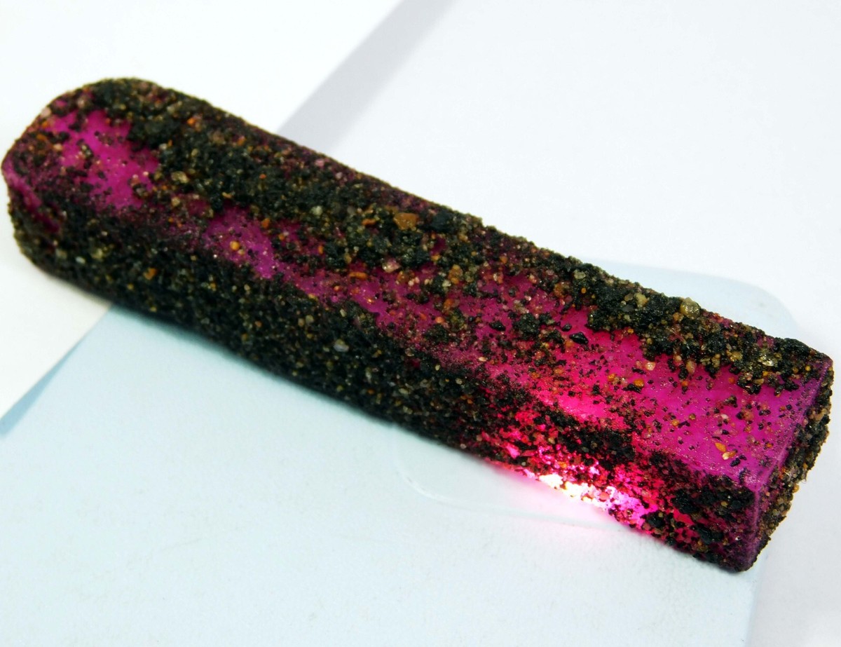 85.6x20.5x19.5mm Natural 282.45 Ct Earth Mined Red Ruby Rough