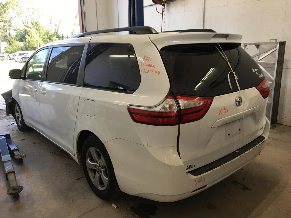 Medidor de velocímetro usado se adapta a: Toyota Sienna Cluster MPH LE 2015 grado A Foto 3 de 4