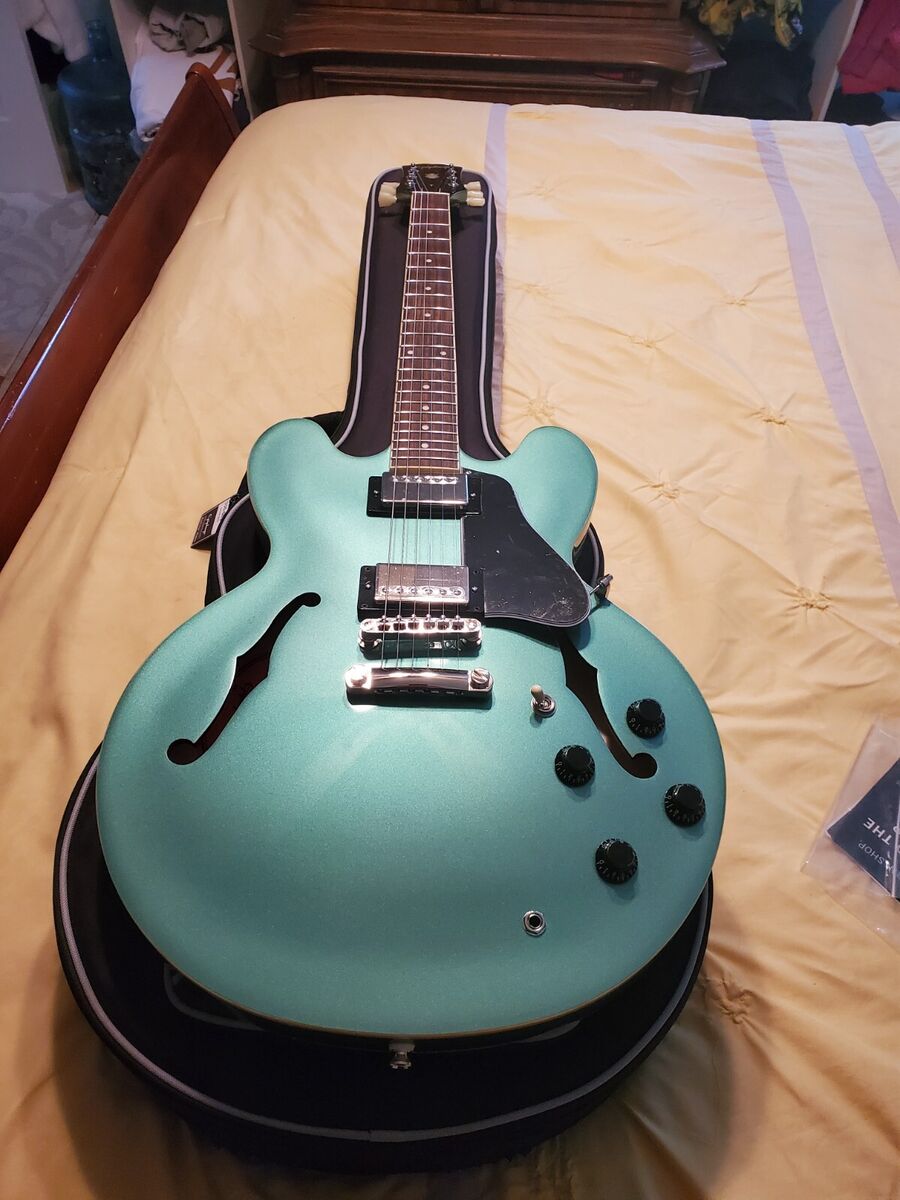 Epiphone ES-335 Trad. Pro Semi-Hollow Electric Guitar and Epiphone ES-335 Trad. Pro Semi-Hollow Electric Guitar and
