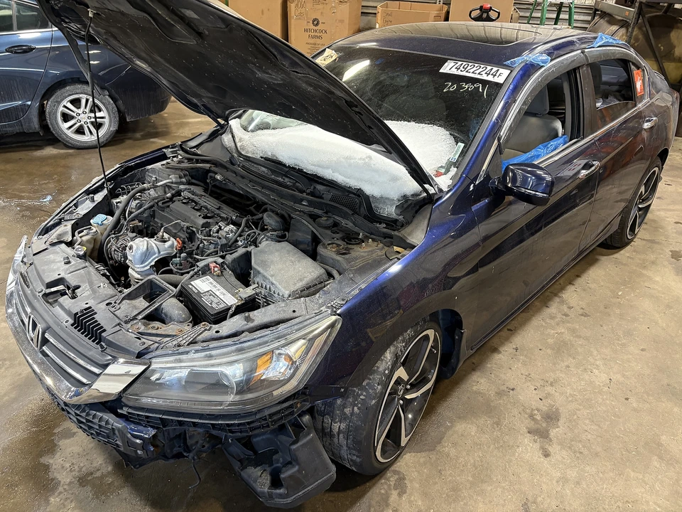 Conjunto de luz trasera derecha usado se adapta a: Honda Accord SDN 2013 cuarto montado con LED Foto 2 de 4