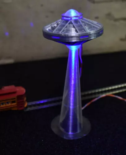 N Z Scale AREA 51 SpaceShip UFO Sci-Fi Flying Saucer LED Blue Orb Abduction Beam