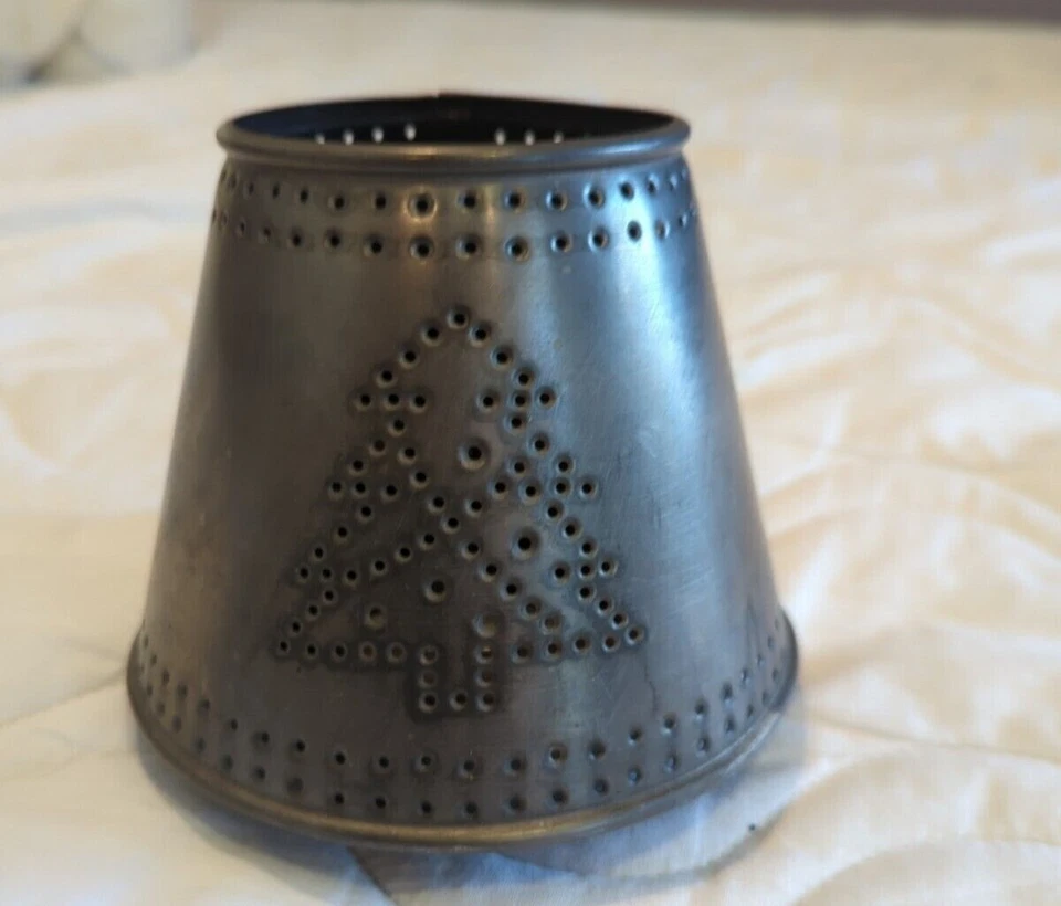 Yankee Candle Punched Tin Shade with Christmas Trees - Image 2 of 3