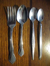 MIXED - Oneida Toddletime S.S. Toddler Child Spoon Fork + 2 Baby Spoon Flatware