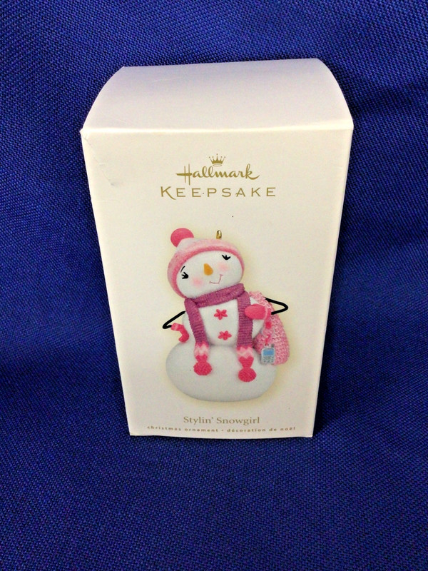 New 2008 Hallmark Snowman Ornament Stylin' Snowgirl