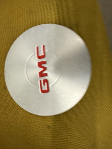 GMC SAFARI, SIERRA, YUKON OEM 16" ALLOY WHEEL CENTER CAP 15040220 #2B-9 - Picture 2 of 4