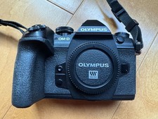 Olympus OM-D E-M1 Mark II Body  5 Batteries  FL-LM3 Flash  Chargers