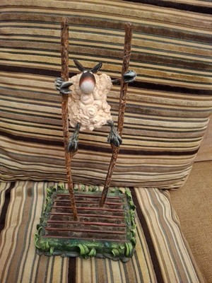 Sheep N Dales. Philip Stuttard. THE GREAT ESCAPE. 2007. 11''x5,5''.