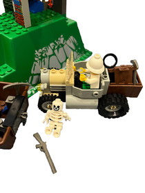 LEGO Adventurers: Amazon Ancient Ruins (5986) 99% Complete No box, instructions.