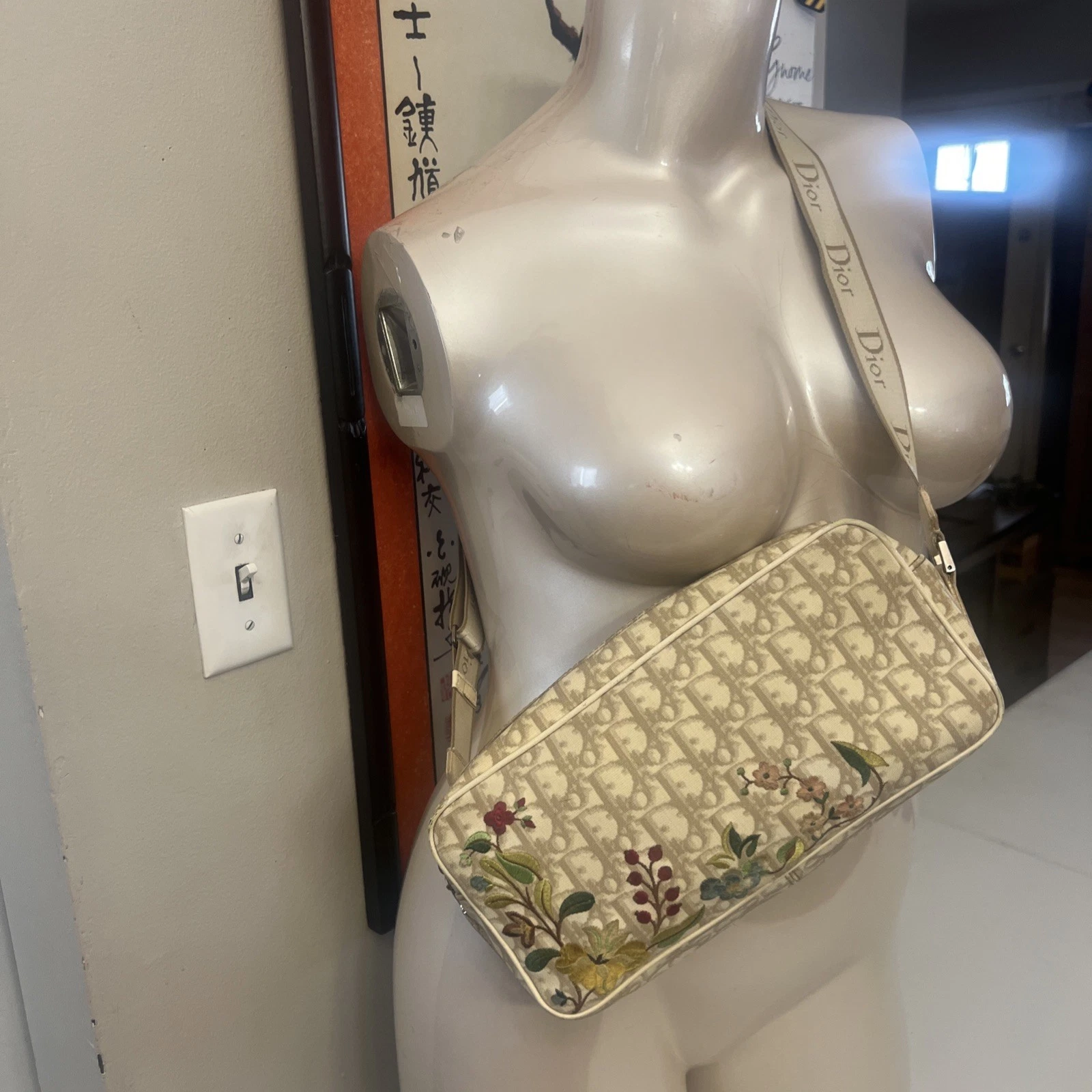 Dior — VINTAGE Dior Trotter BO.D.1024 Shoulder Bag Leather Ivory Authentic F1127298