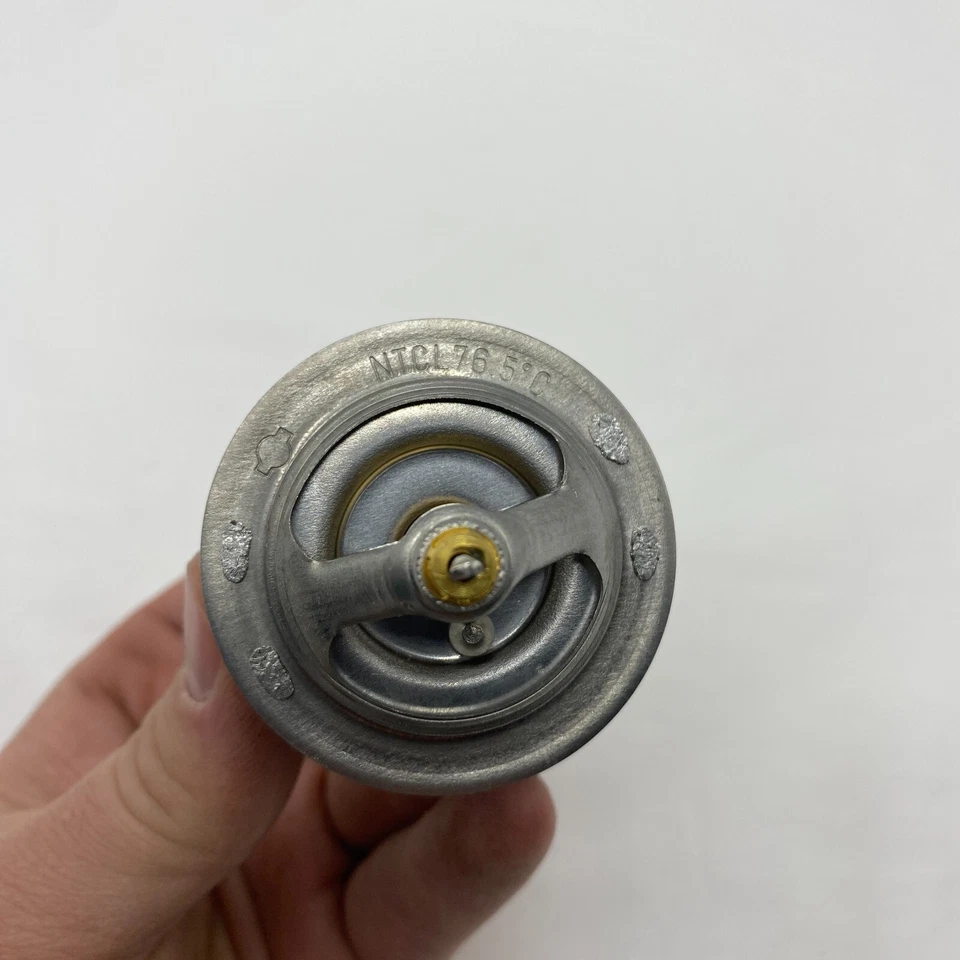 Conjunto Termostato Motor NISSAN 21200-77A63 2120077A63 REPUESTOS ORIGINALES Foto 3 de 4