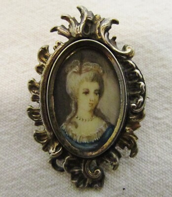 Broche Ancienne Laiton Doré Avec Perle - Miniature Peinture Personnage Femme - Vintage - Occasion Bon état