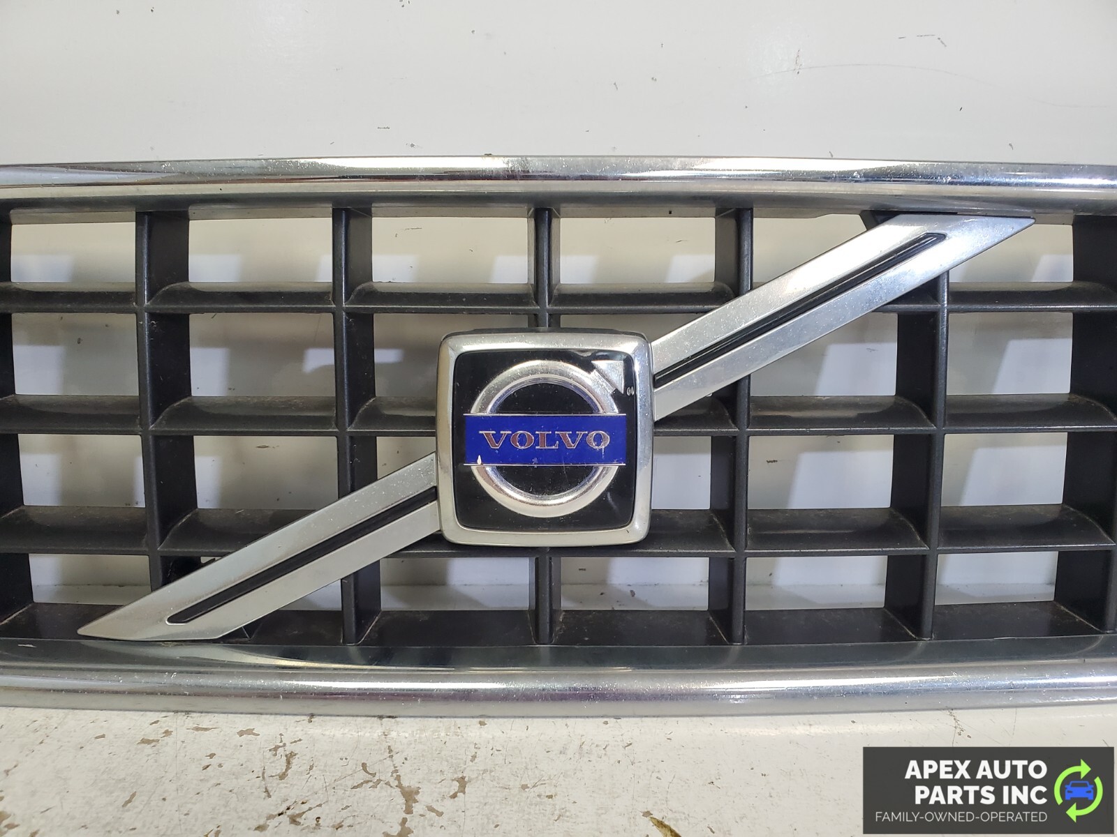 2005-2009 Volvo S60 Front Bumper Grille Grill 30698617 OEM for 