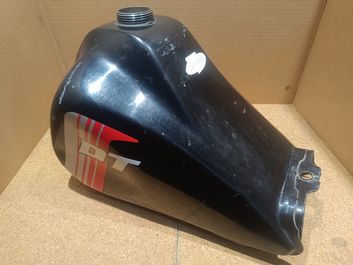 Yamaha DT 125 10V 17F 12W OEM used petrol gas fuel tank comp 10V