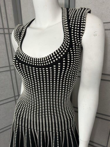 Victoria Secret Black & White Dress Sleeveless Sweater Dress Slimming Small - Picture 3 of 8