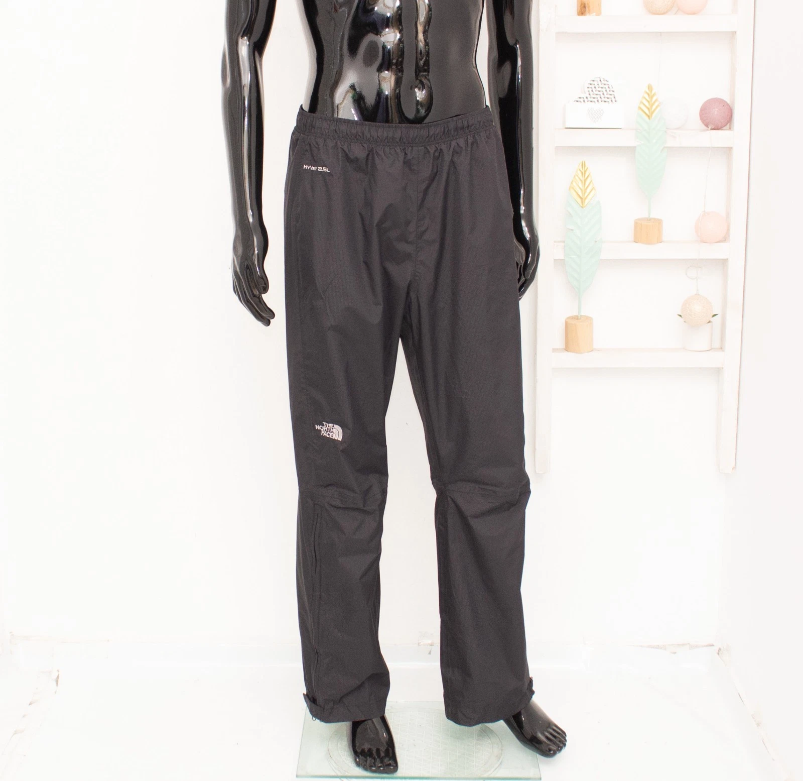 The North Face Pants Black Hyvent 2.5L Trousers Waterproof Comfort Men's L
Opens in a new window or