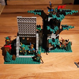 LEGO Castle: Camouflage Outpost (6066)