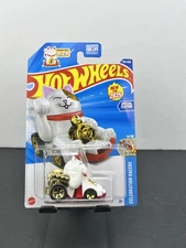 Hot Wheels 2025 Mainline Celebration Racers Feline Lucky White #234