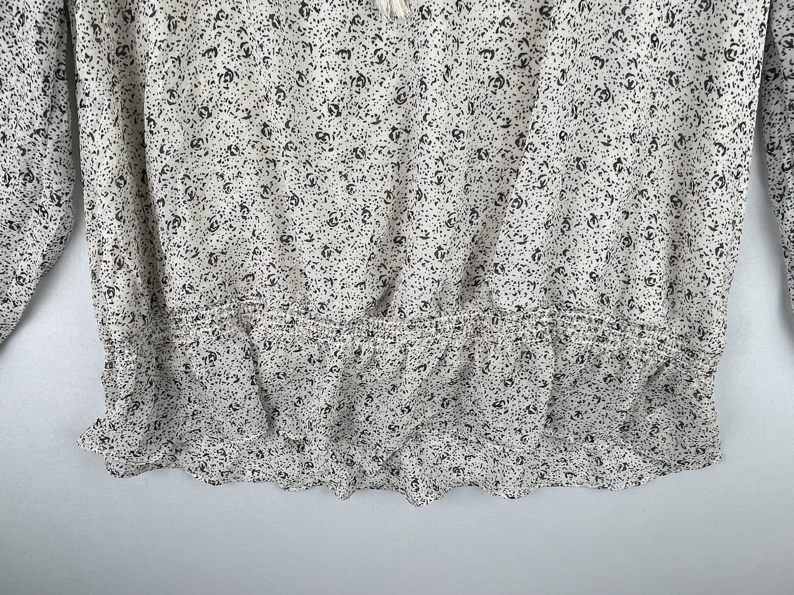 Universal Thread Women's Balloon Long Sleeve Blouse - Cream LARGE