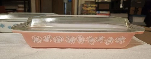 Vintage Pyrex 548-B Space Saver with Lid Pink Daisy 1 1/4 QT