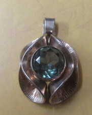 835 S filigraner Silberschmuck Anhänger , vergoldet - mängelfrei im Besatz