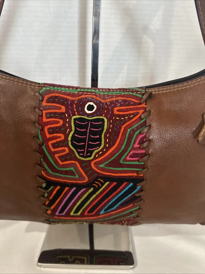 Boots N Bags Small Colombian Leather Embroidered Brown Shoulder Bag - Image 3 of 4